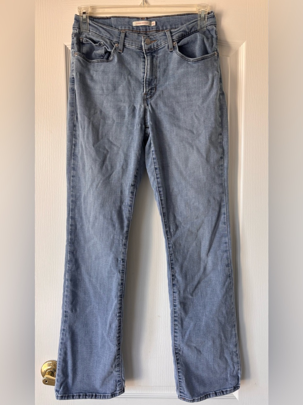 Levis classic bootcut denim jeans Ladies size 10 Light wash 31 inseam